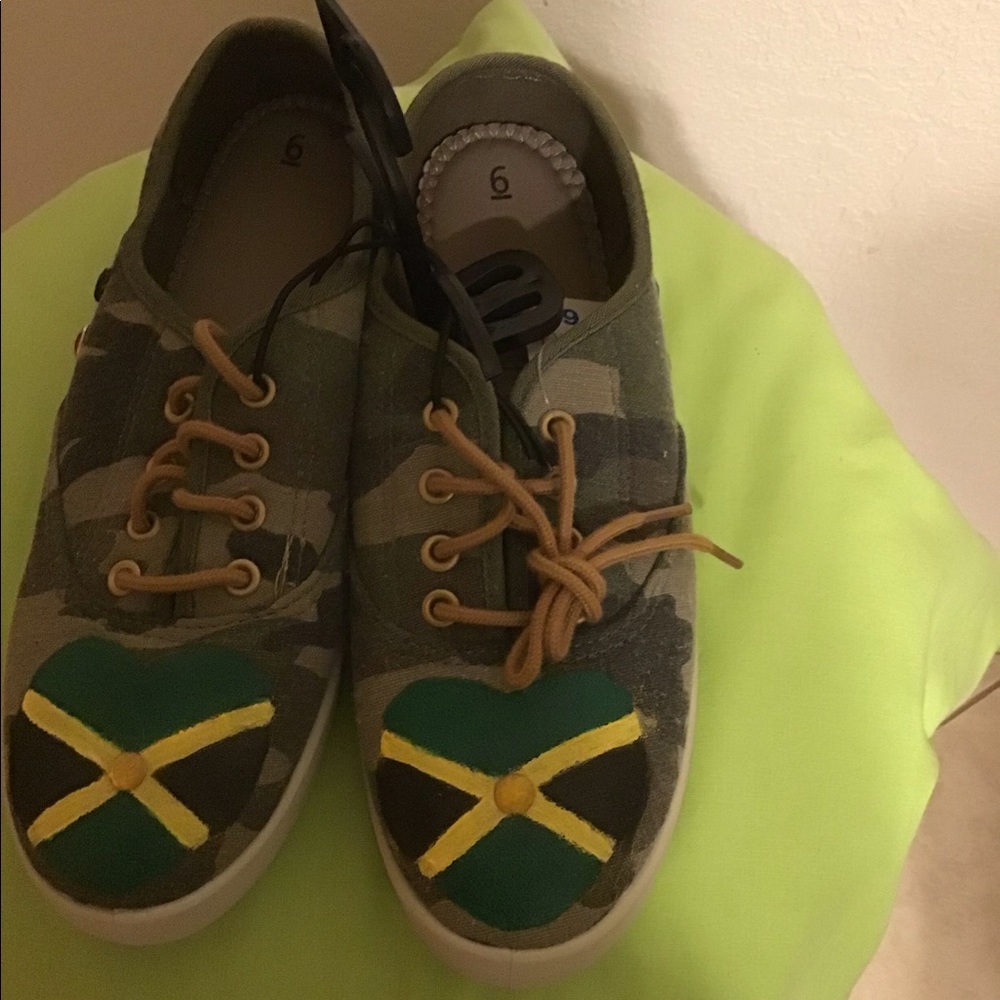 Convas Shoes Hand Painted Jamaican Heart Flag